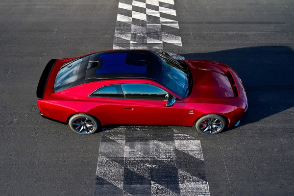 Новый Dodge Charger будет по-настоящему глобальным, но, к сожалению, без V8 Новый Dodge Charger будет по-настоящему глобальным, но, к сожалению, без V8