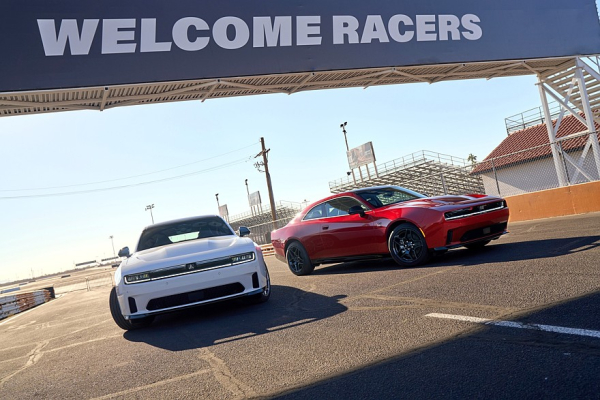 Новый Dodge Charger будет по-настоящему глобальным, но, к сожалению, без V8 Новый Dodge Charger будет по-настоящему глобальным, но, к сожалению, без V8