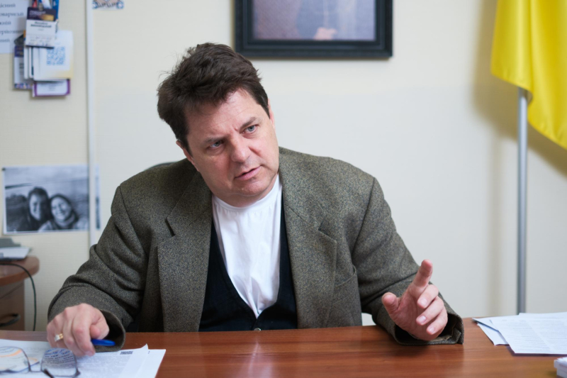 Мамы вывозят 17-летних сыновей за границу, но они пишут НМТ, - Михаил Винницкий, МОН