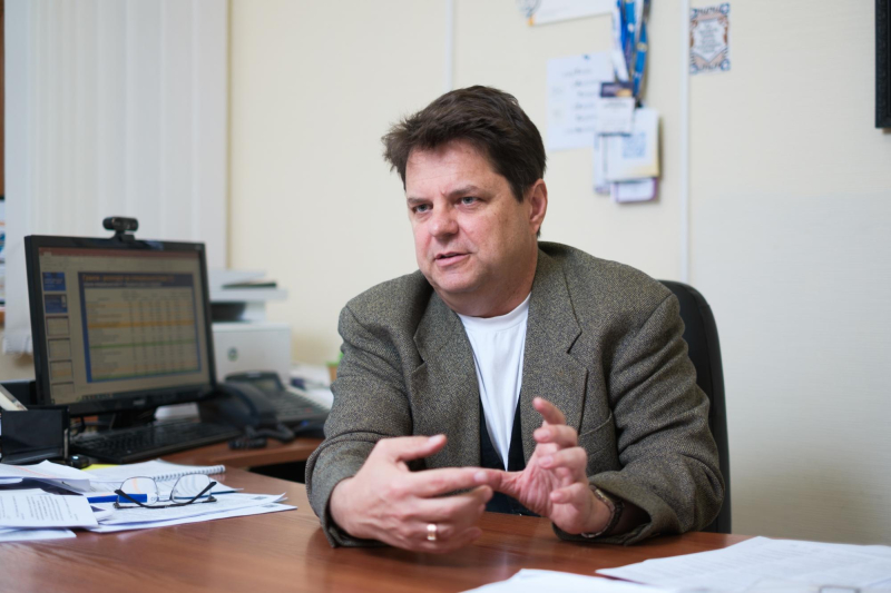 Мамы вывозят 17-летних сыновей за границу, но они пишут НМТ, - Михаил Винницкий, МОН